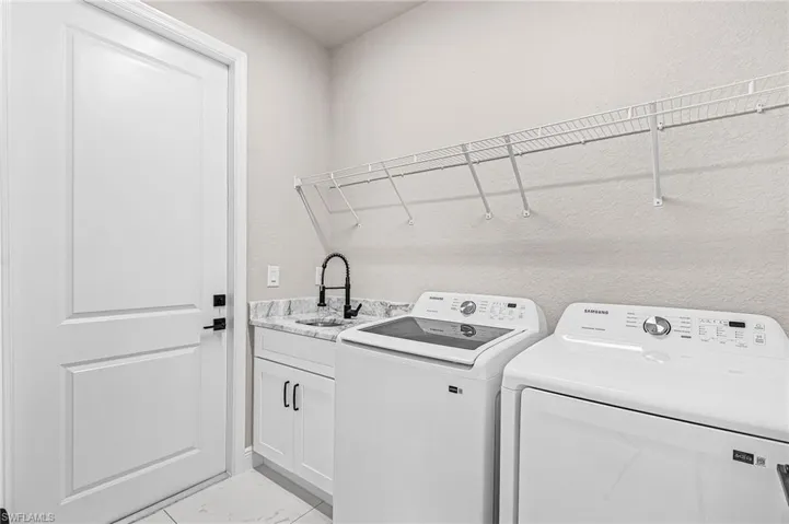 1265 Banjo Ct, Labelle, Florida 33935