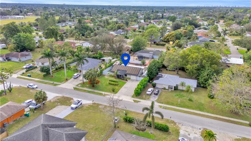 Birds eye view of property
