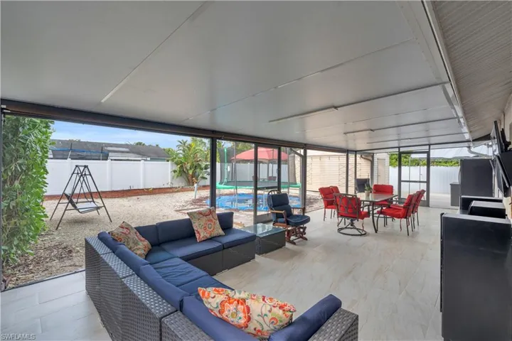 Sunroom / lanai with a healthy amount of sunlight