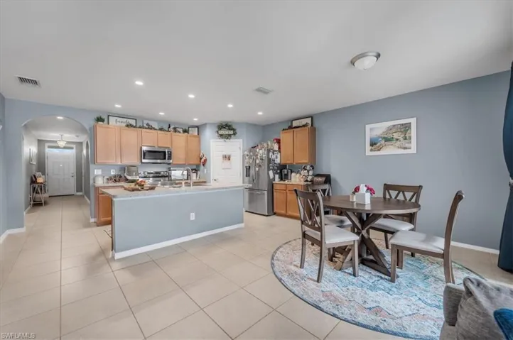 2614 Sw 1st Ave, Cape Coral, Florida 33914