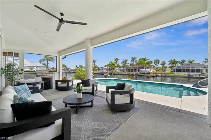 Large covered lanai with outdoor kitchen