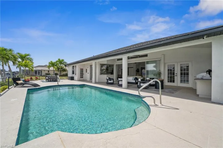 Beautiful Pool and large covered lanai