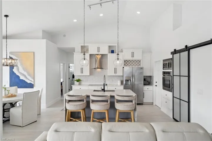 Bright and modern kitchen