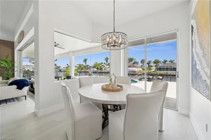 Dining Room with Panoramic window and sliding door