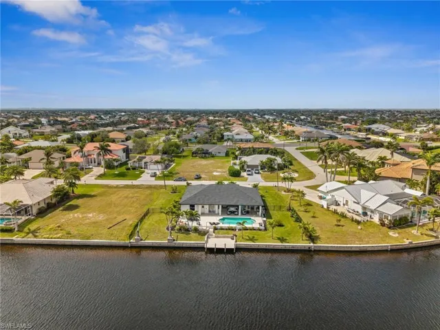 120 feet of Gulf Access Frontage