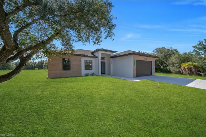 1717 Roosevelt Ave, Lehigh Acres, Florida 33972