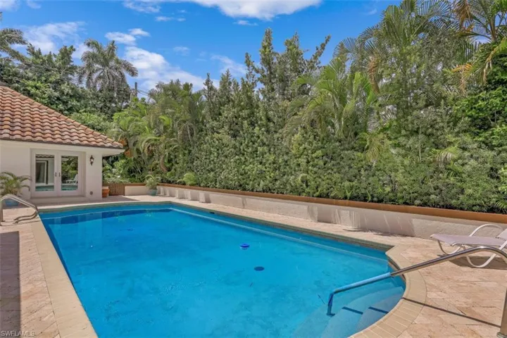 655 Galleon Dr, Naples, Florida 34102