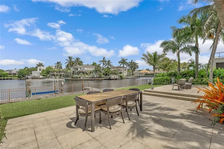 655 Galleon Dr, Naples, Florida 34102