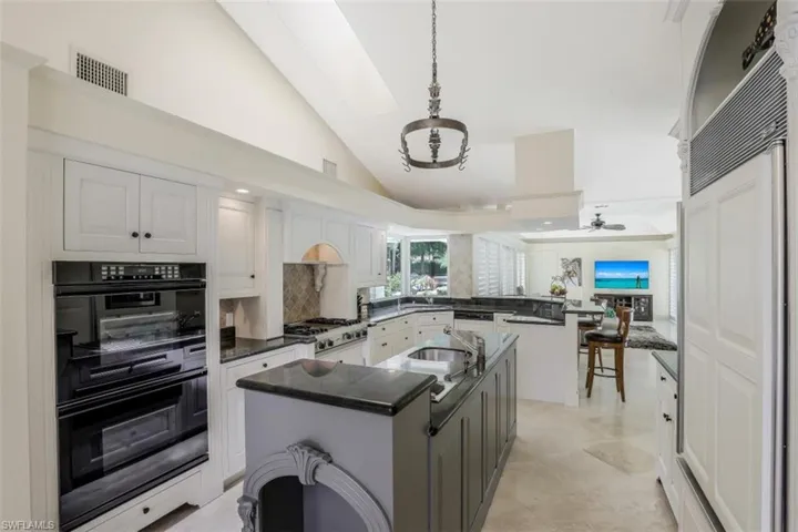 655 Galleon Dr, Naples, Florida 34102
