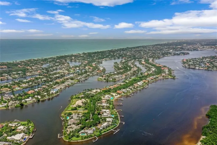655 Galleon Dr, Naples, Florida 34102