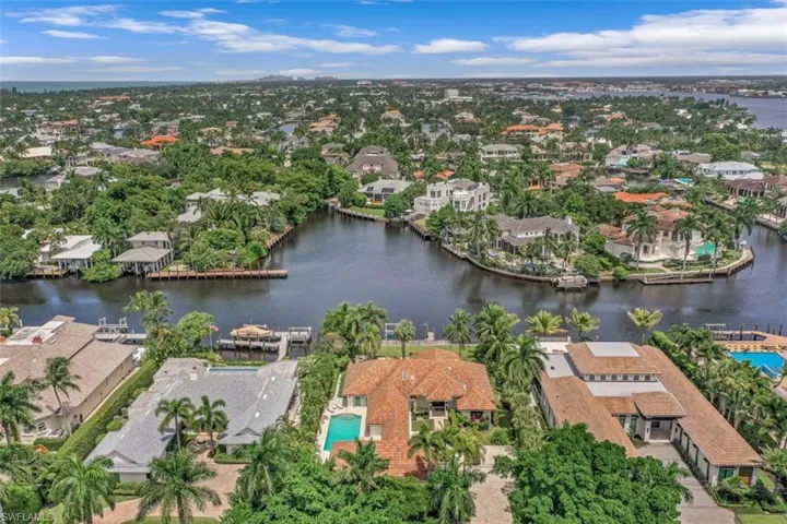 655 Galleon Dr, Naples, Florida 34102