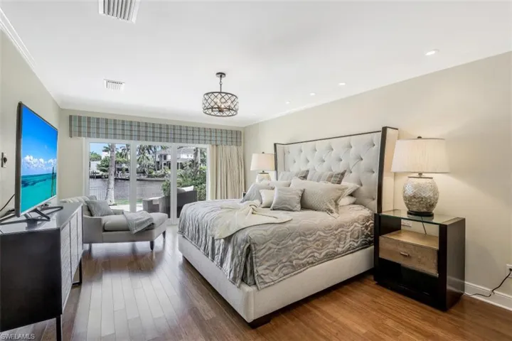 655 Galleon Dr, Naples, Florida 34102