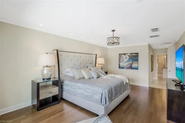 655 Galleon Dr, Naples, Florida 34102
