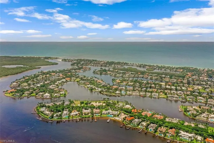 655 Galleon Dr, Naples, Florida 34102