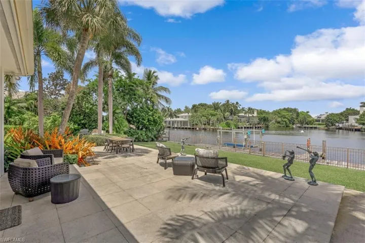 655 Galleon Dr, Naples, Florida 34102