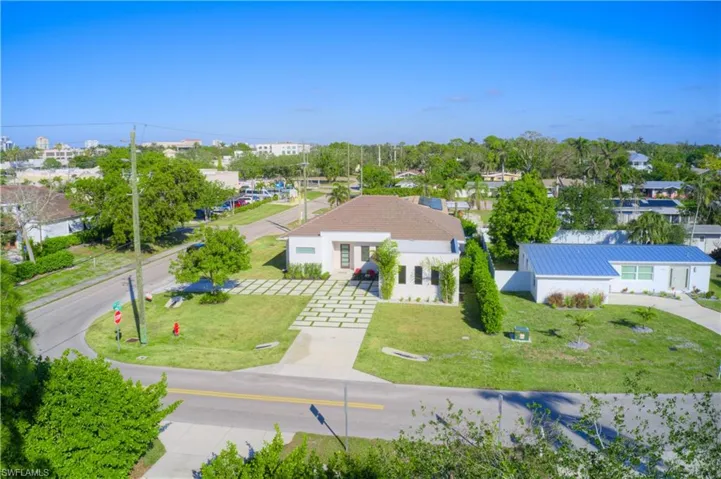 Birds eye view of property
