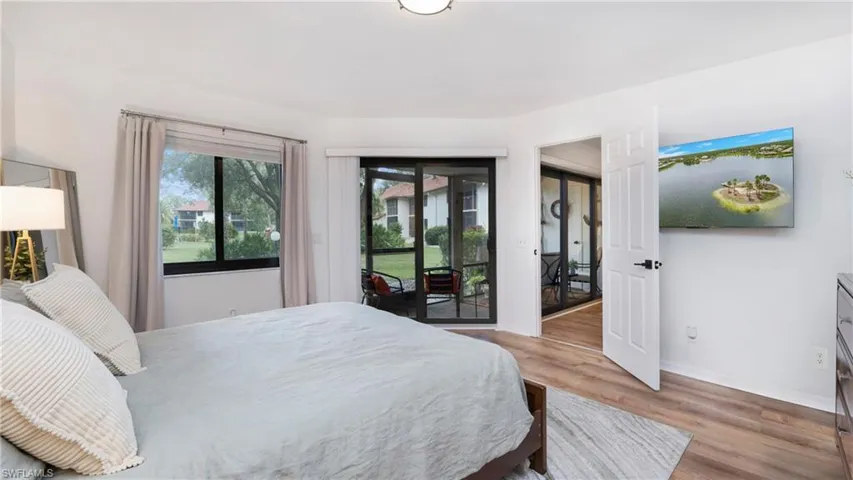 Sliding door out to screened lanai