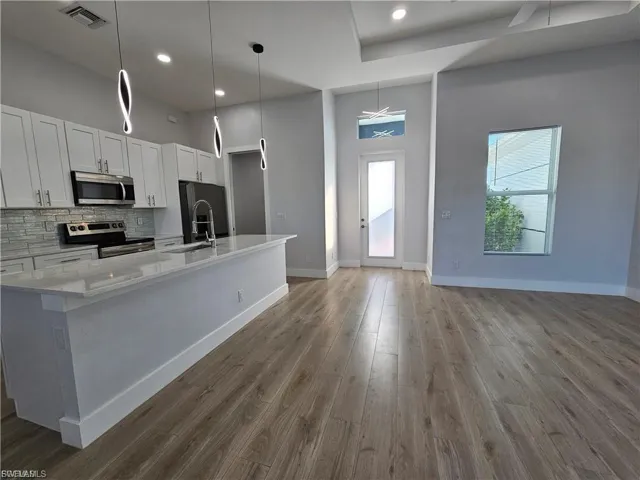 1425 Nw 1st St, Cape Coral, Florida 33993