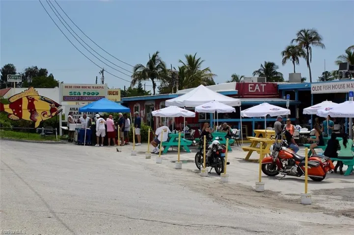1425 Nw 1st St, Cape Coral, Florida 33993