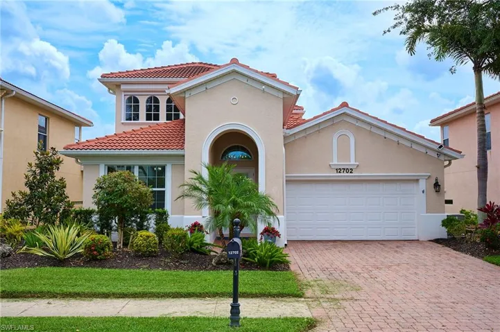 12702  Aviano  DR, Naples, FL 34105