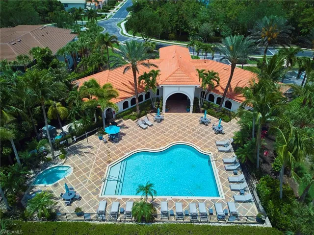 12702  Aviano  DR, Naples, FL 34105