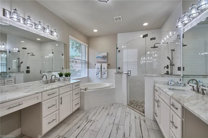 12702  Aviano  DR, Naples, FL 34105