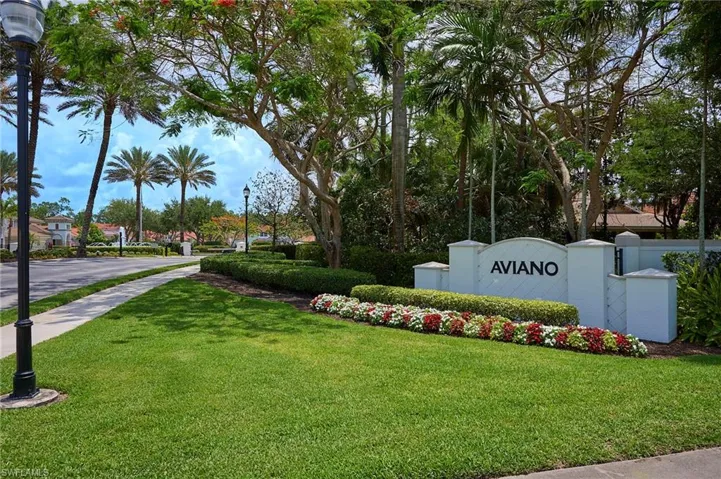 12702  Aviano  DR, Naples, FL 34105