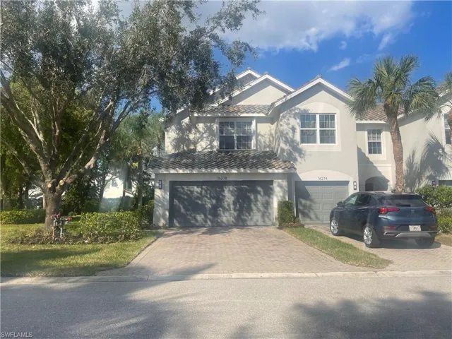 View of front property