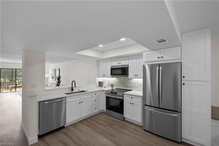 Quartz countertops, stainless appliances
