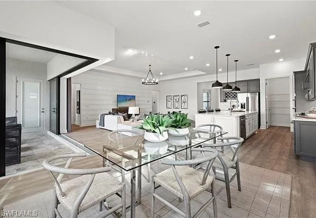 Interior photos are of a staged model home. Illustration purposes only.