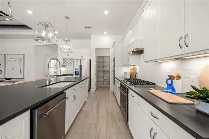 Interior photos are of a staged model home. Illustration purposes only.