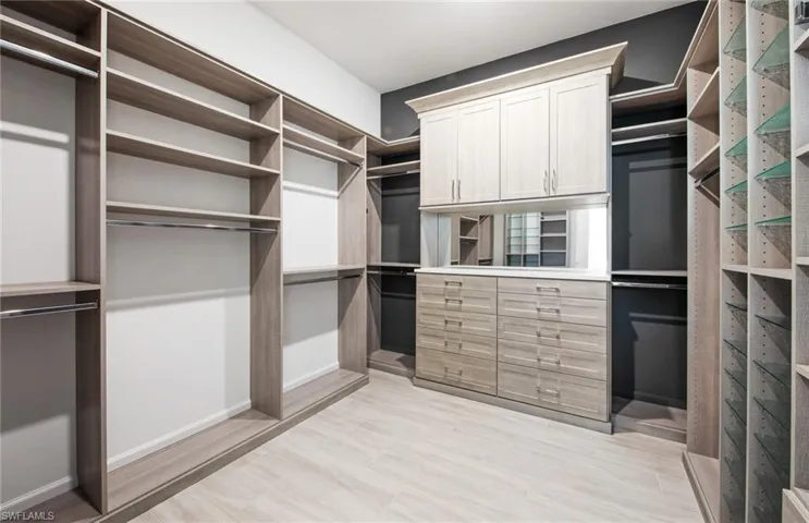 Interior photos are of a staged model home. Illustration purposes only.