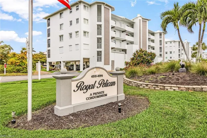 4591 Bay Beach Ln 393, Fort Myers Beach, Florida 33931