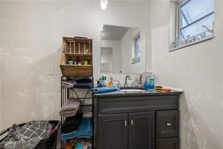 322  Broadview  DR, Fort Myers, FL 33905
