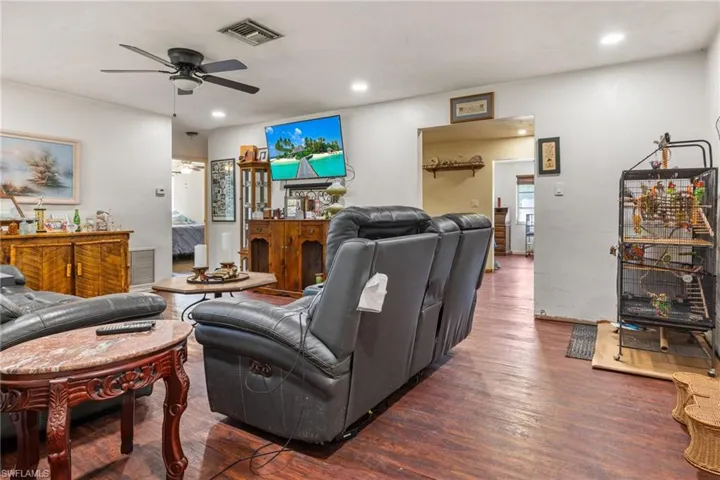 322  Broadview  DR, Fort Myers, FL 33905