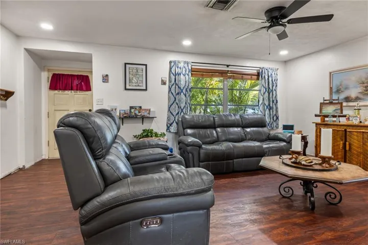 322  Broadview  DR, Fort Myers, FL 33905