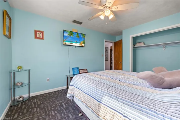 322  Broadview  DR, Fort Myers, FL 33905