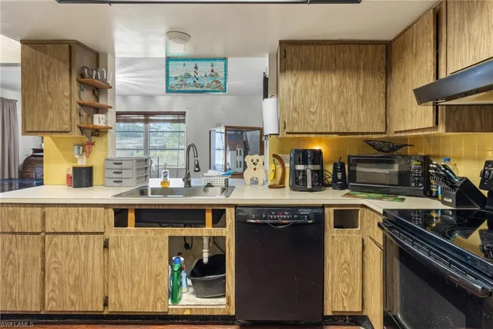 322  Broadview  DR, Fort Myers, FL 33905