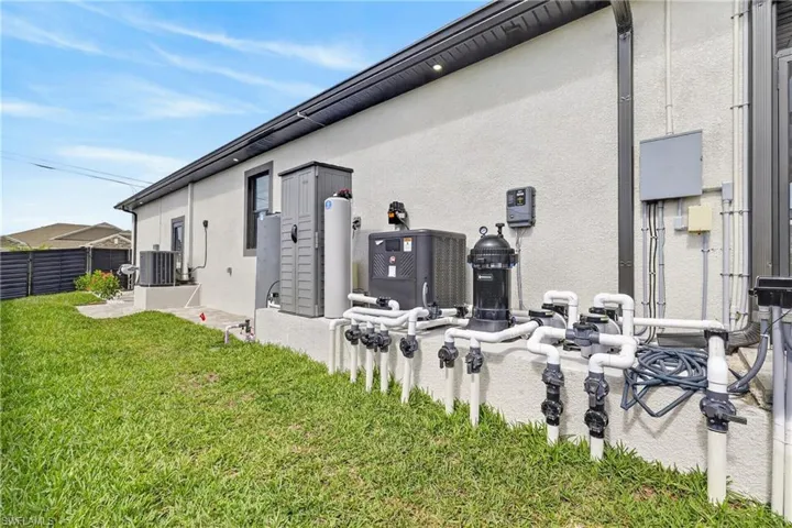 3309 Nw 17th Ln, Cape Coral, Florida 33993