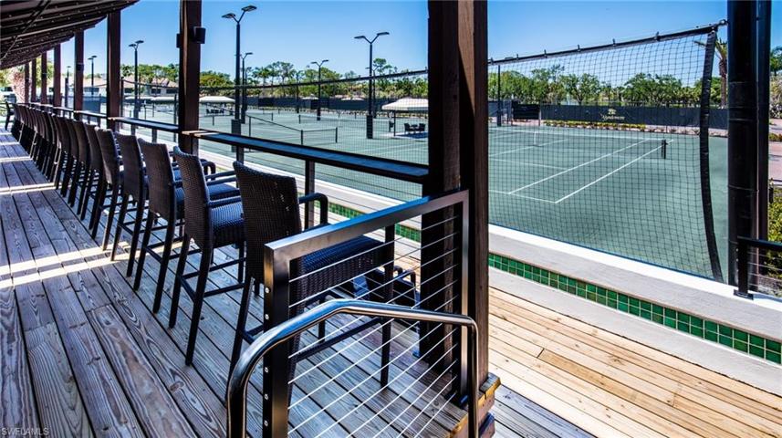 300  Wyndemere  WAY, Naples, FL 34105