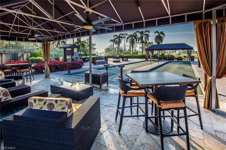 300  Wyndemere  WAY, Naples, FL 34105