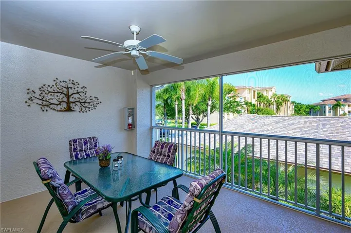 Large front lanai, ready for entertaining.