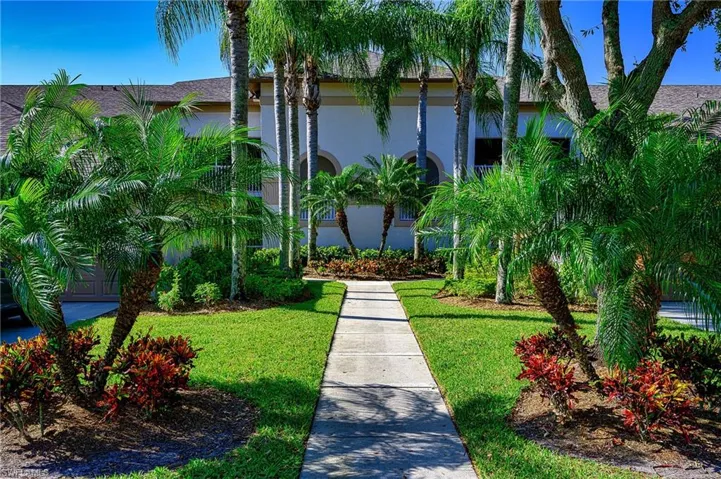 8620  Cedar Hammock  CIR, Naples, FL 34112
