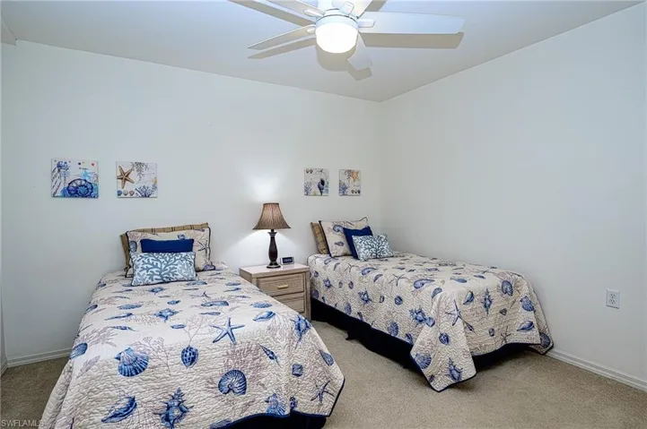 Guest bdrm with twin beds,