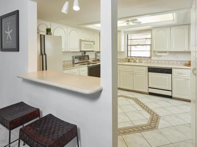 415 10th Ave S 7, Naples, Florida 34102