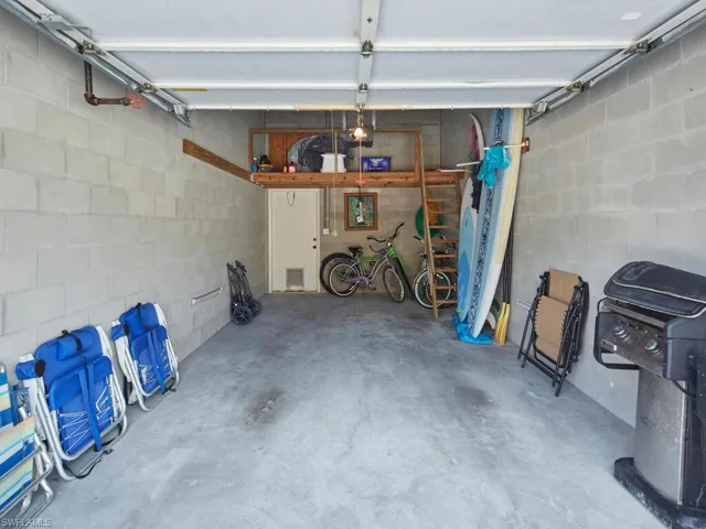 415 10th Ave S 7, Naples, Florida 34102