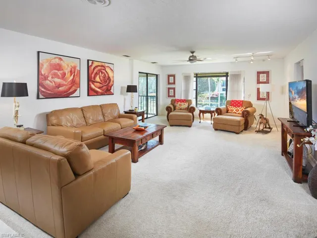 415 10th Ave S 7, Naples, Florida 34102
