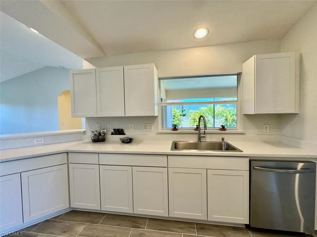 2830 41st PL, Cape Coral, FL 33993,224032480