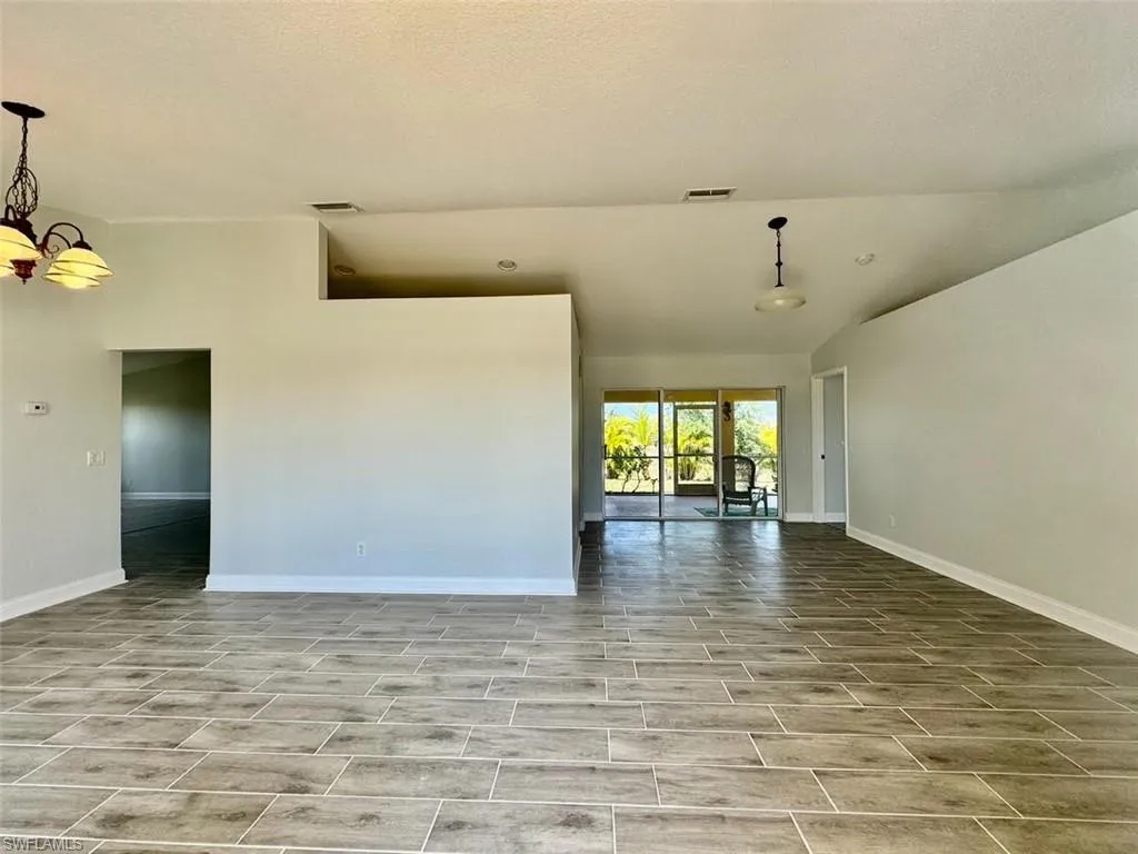 2830 41st PL, Cape Coral, FL 33993,224032480