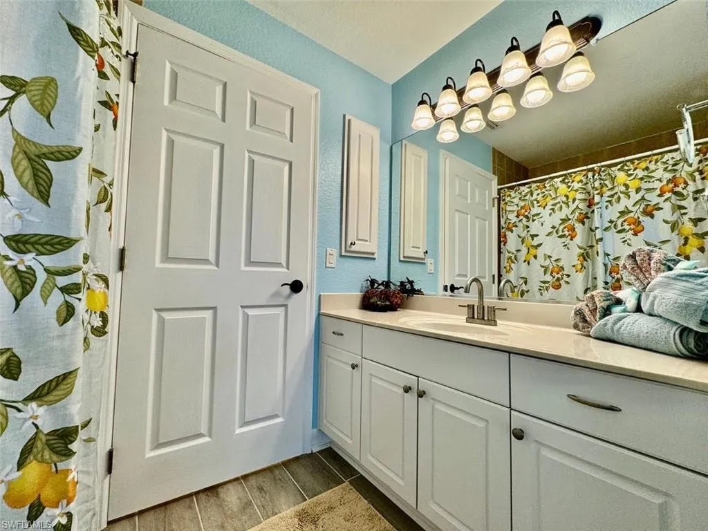 2830 41st PL, Cape Coral, FL 33993,224032480